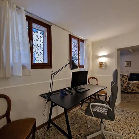 Veneziacentopercento La Forcola Apartment, Next To Rialto Bridge Venice